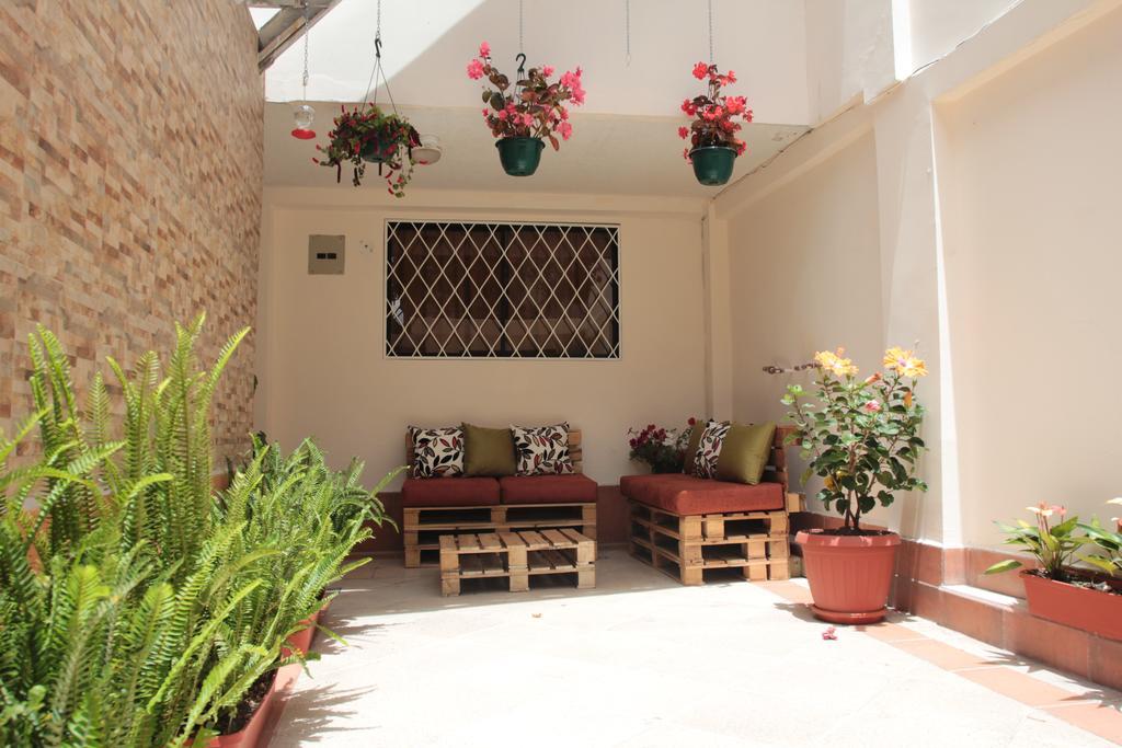 El Patio Hostel Кито Экстерьер фото